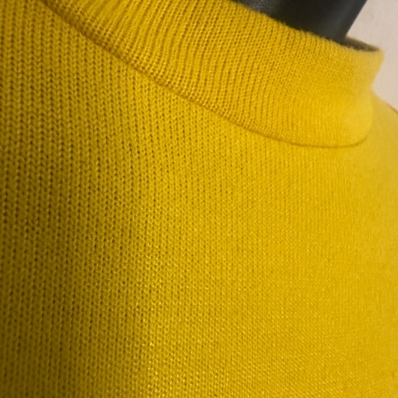 Incerun Short Sleeve Sweater Shirt Medium Gently worn 98% polyester/2% spandex - Picture 3 of 5